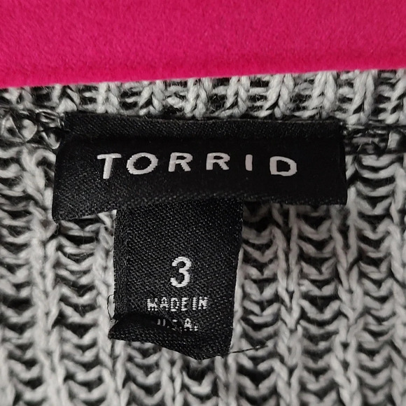 Torrid Gray/Black Crop Sweater Size 3X - Picture 3 of 4